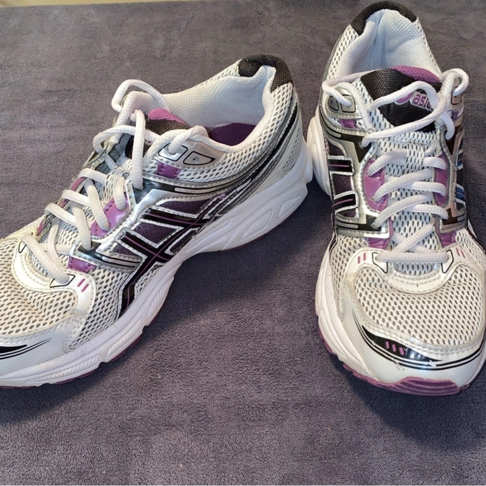 Asics Gel-Contend Women’s Running Shoes Size 11 White Purple Athletic Sneaker